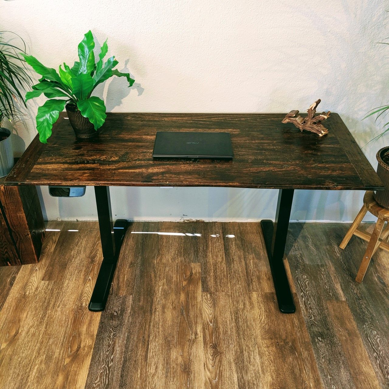 Reclaimed Wood Standing Desk – Reclaimed Wood San Diego Regarding Reclaimed Barnwood Wood Writing Desks (View 10 of 15)