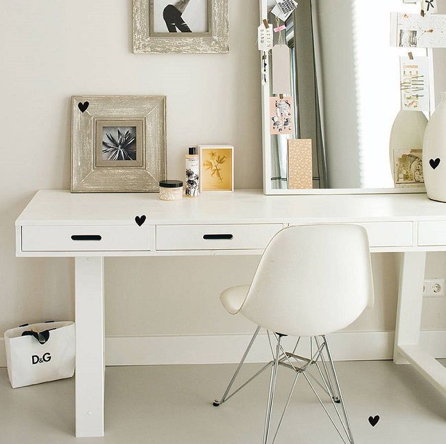 Scandinavian Black And White Home Office | Contemporary Writing Desk Regarding White And Black Office Desks (View 7 of 15)