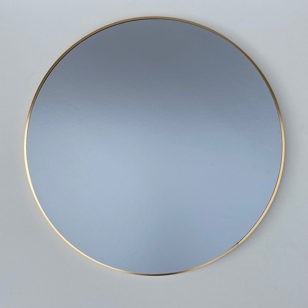 Gold Round Aluminum Framed Mirror – Artsource In Gold Black Rounded Edge Wall Mirrors (View 8 of 15)