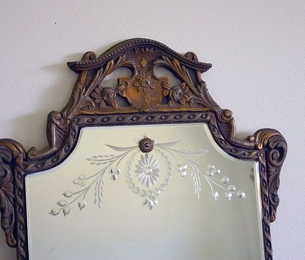 Vintage Etched Mirror With Fancy Gold Frame For Antique Gold Etched Wall Mirrors (View 11 of 15)