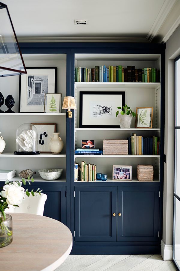 The Interior Designer Who Makes Classic Country Style Desirable | Home  Office Design, Home Living Room, Interior Pertaining To Navy Blue Bookcases (View 14 of 15)