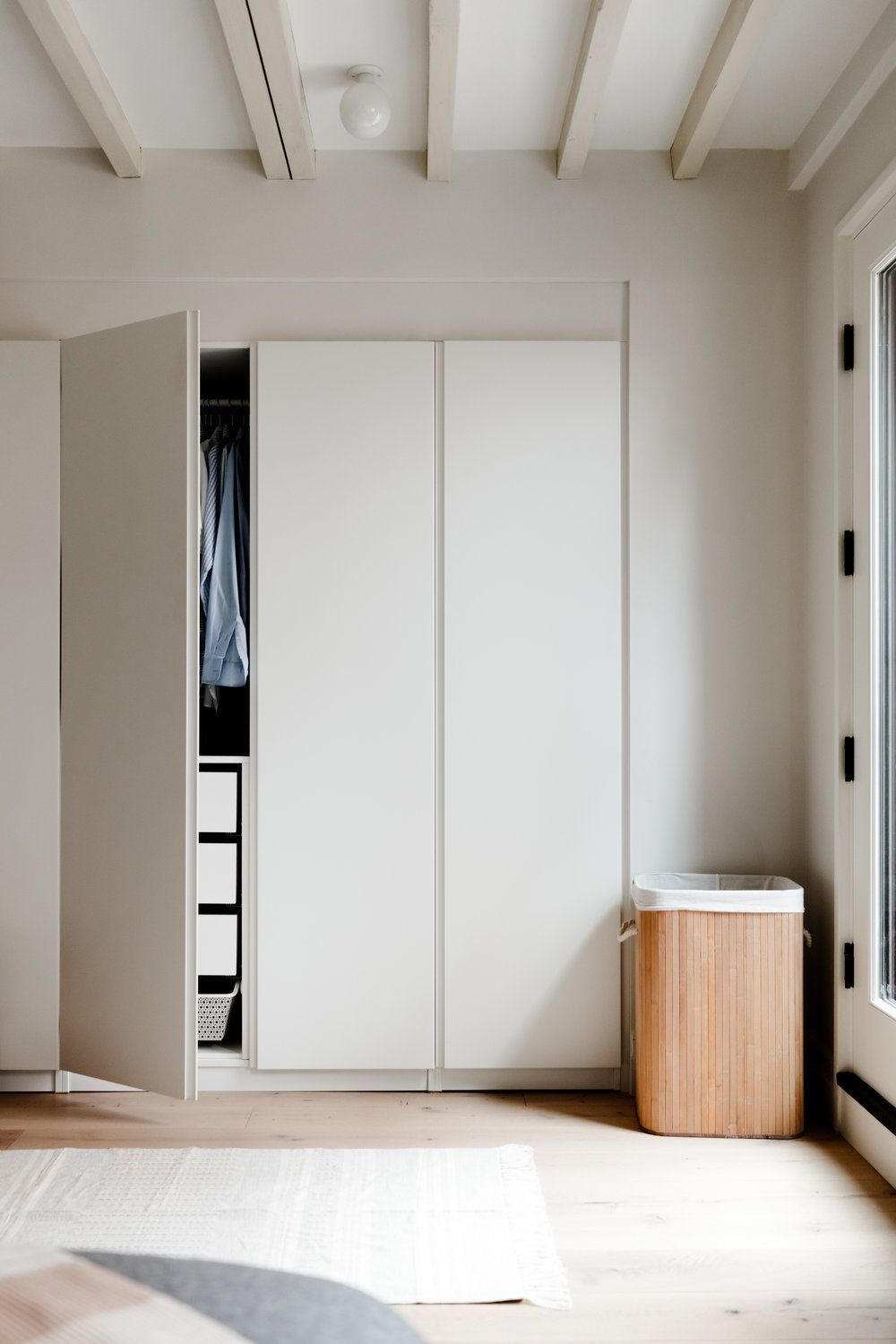25 Best Small Closet Ideas To Borrow From Professional Designers Throughout Space Saving Wardrobes (View 7 of 15)