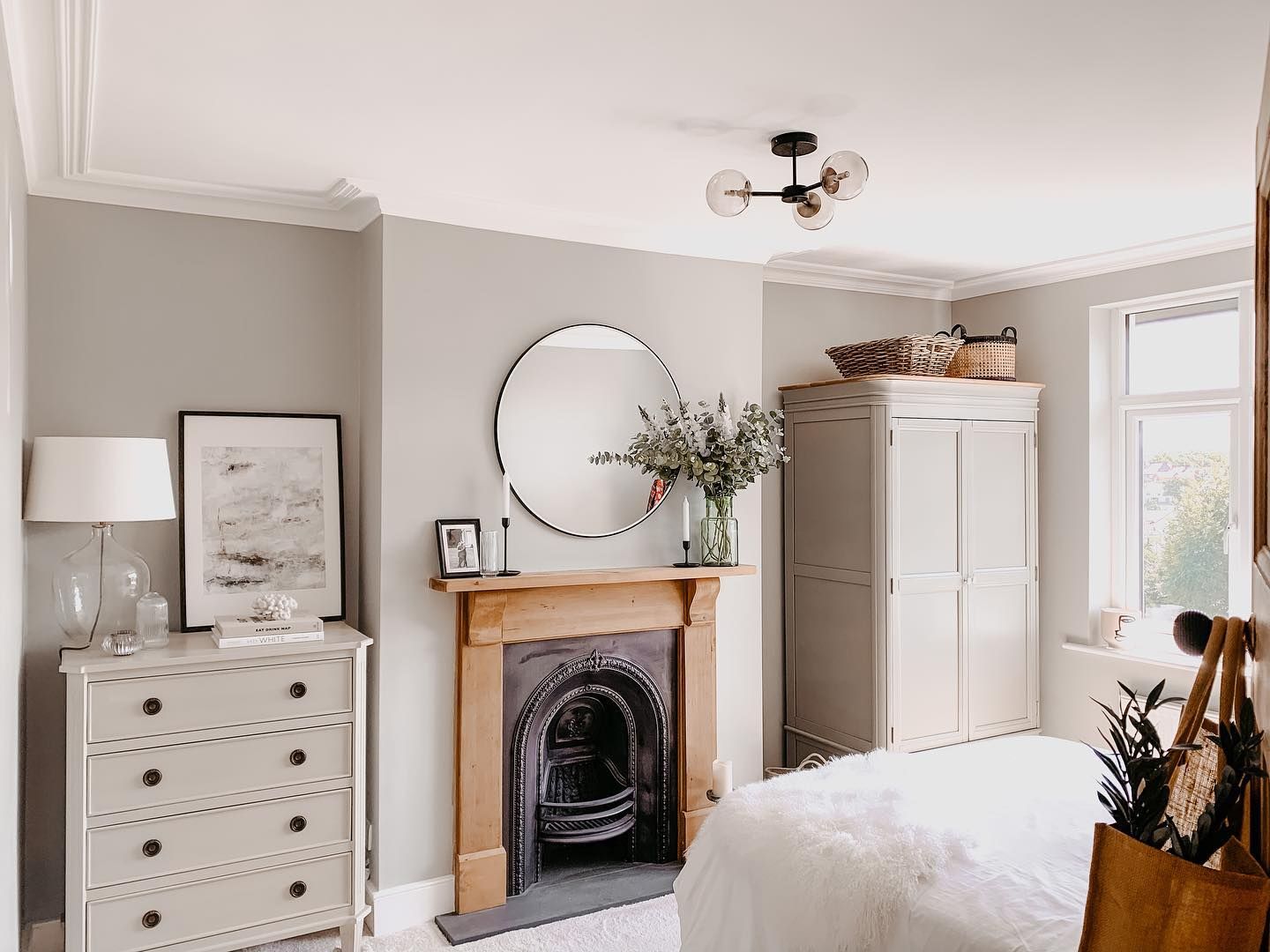 Best Wardrobes For Small Bedrooms | Oak Furnitureland Blog In Wardrobes With Two Drawers (View 12 of 15)