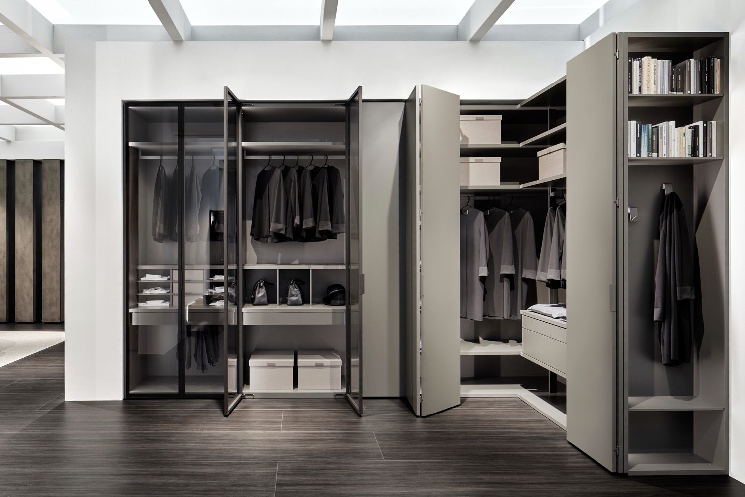 Modern Closets With Bifold Doors | Luxury Italian Designs Regarding Folding Door Wardrobes (Photo 6 of 15)