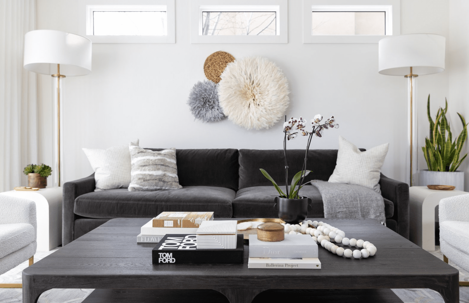 40 Subtle Yet Stylish Ideas For Gray Sofas In The Living Room Regarding Dark Grey Loveseat Sofas (Photo 8 of 15)