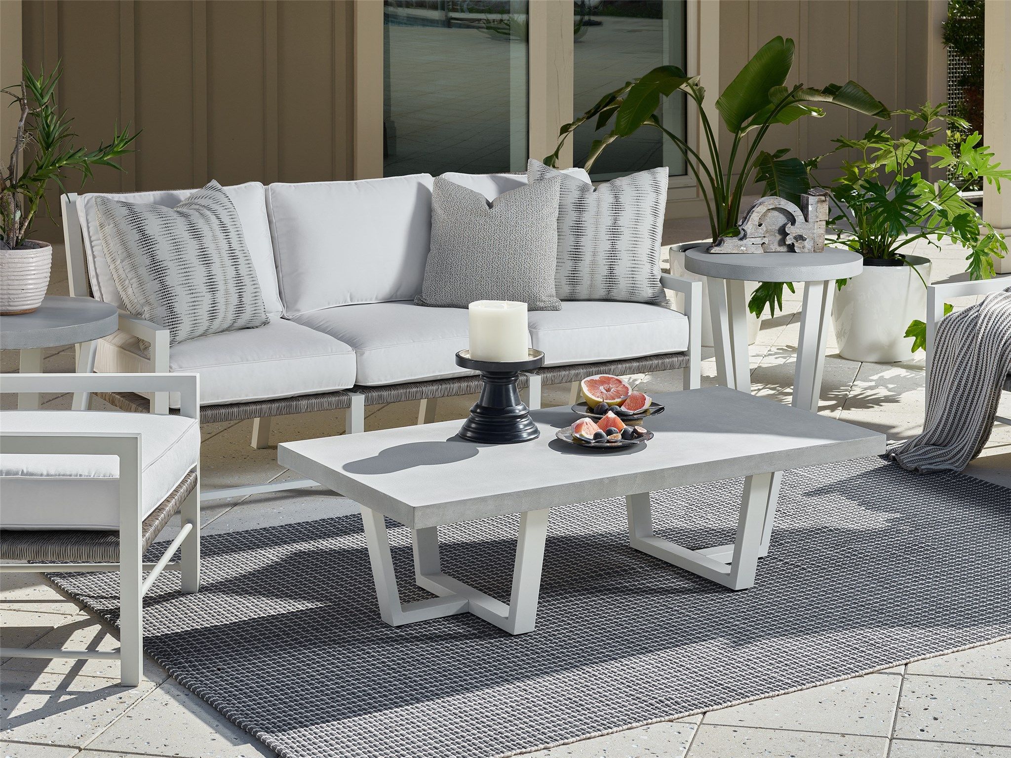 Coastal Living Outdoor South Beach Cocktail Table | Universal Furniture In Gray Coastal Cocktail Tables (View 4 of 15)