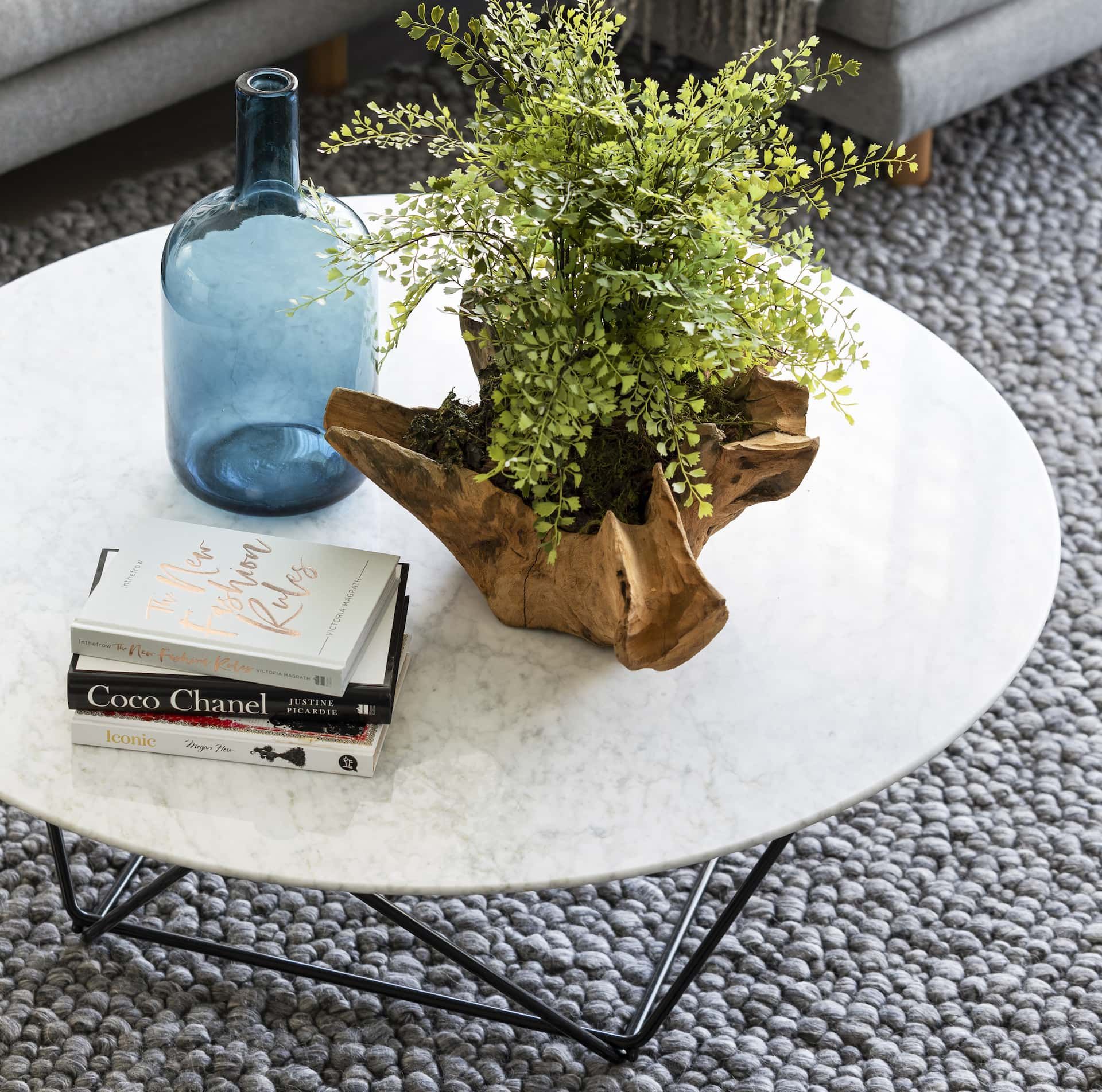 How To Choose A Coffee Table: 8 Expert Tips Regarding Coffee Tables With Solid Legs (View 12 of 15)