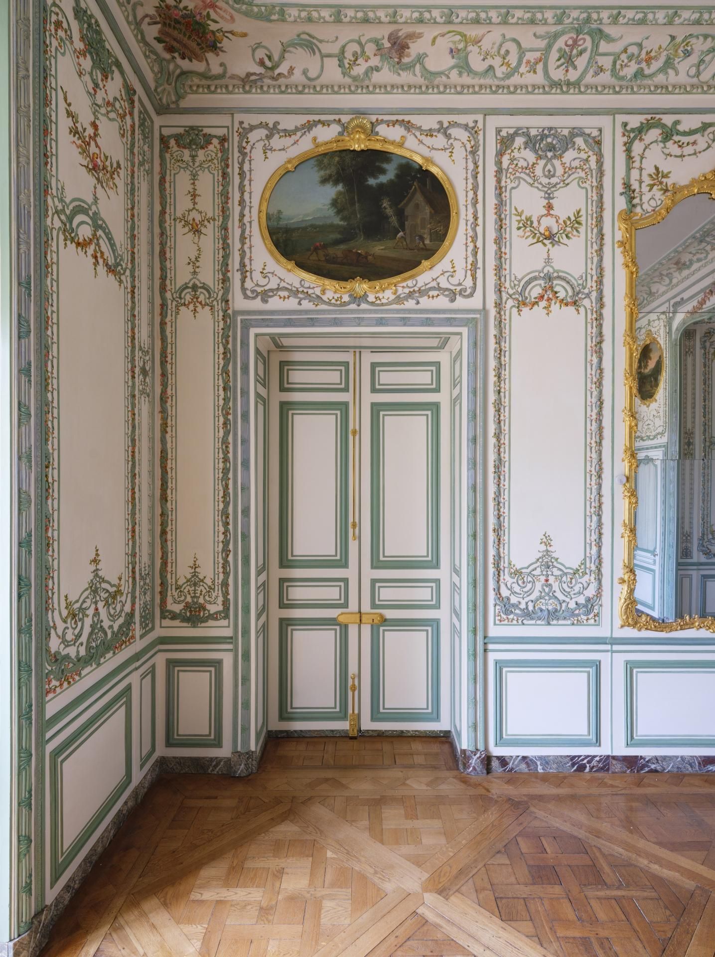 L'appartement De La Dauphine | Château De Versailles Inside Versailles Console Cabinets (View 14 of 16)