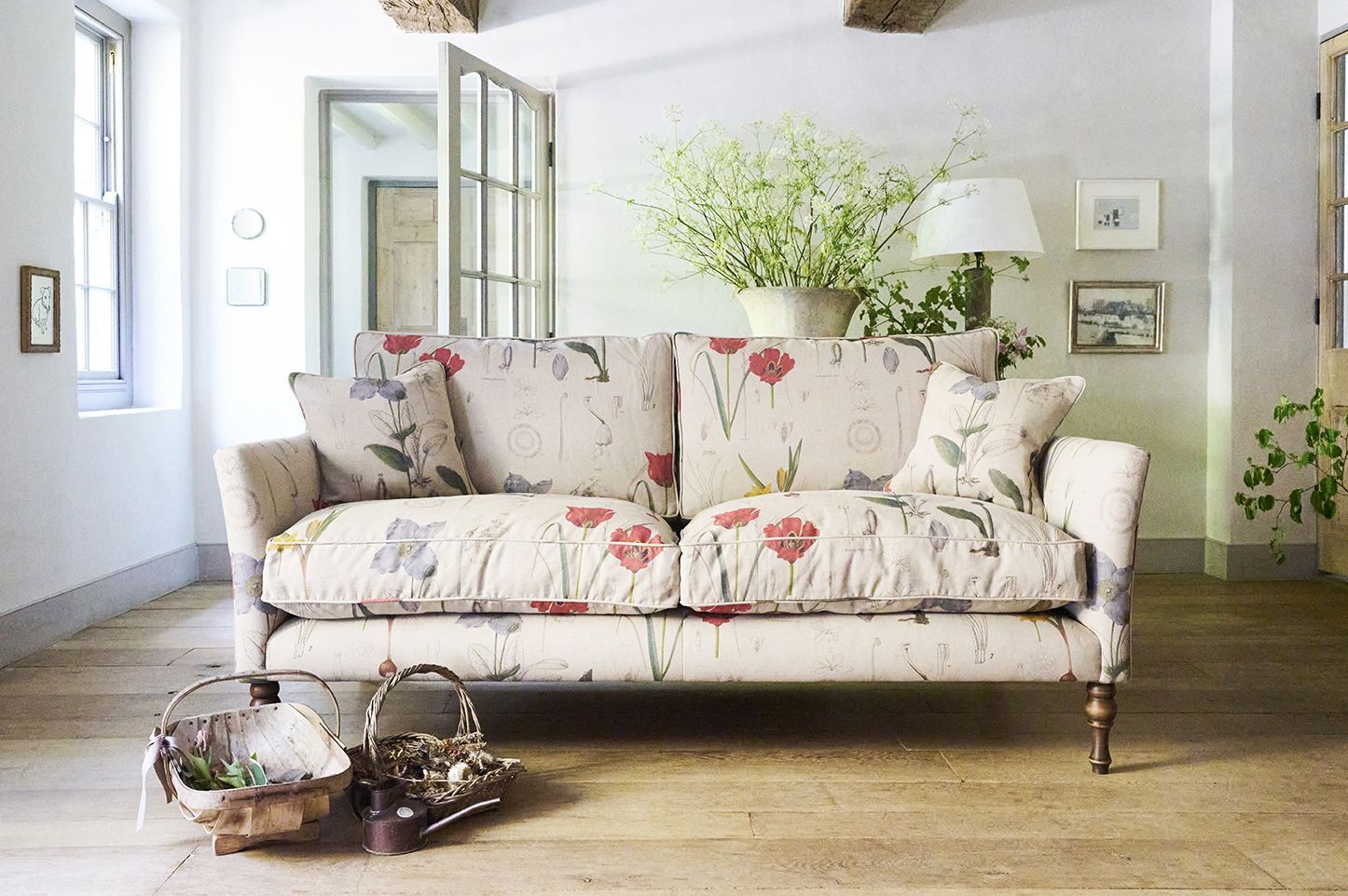 Why You Should Consider Choosing A Bold Patterned Fabric Sofa With Sofas In Pattern (View 4 of 15)