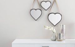 2 Piece Heart Shaped Fan Wall Decor Sets